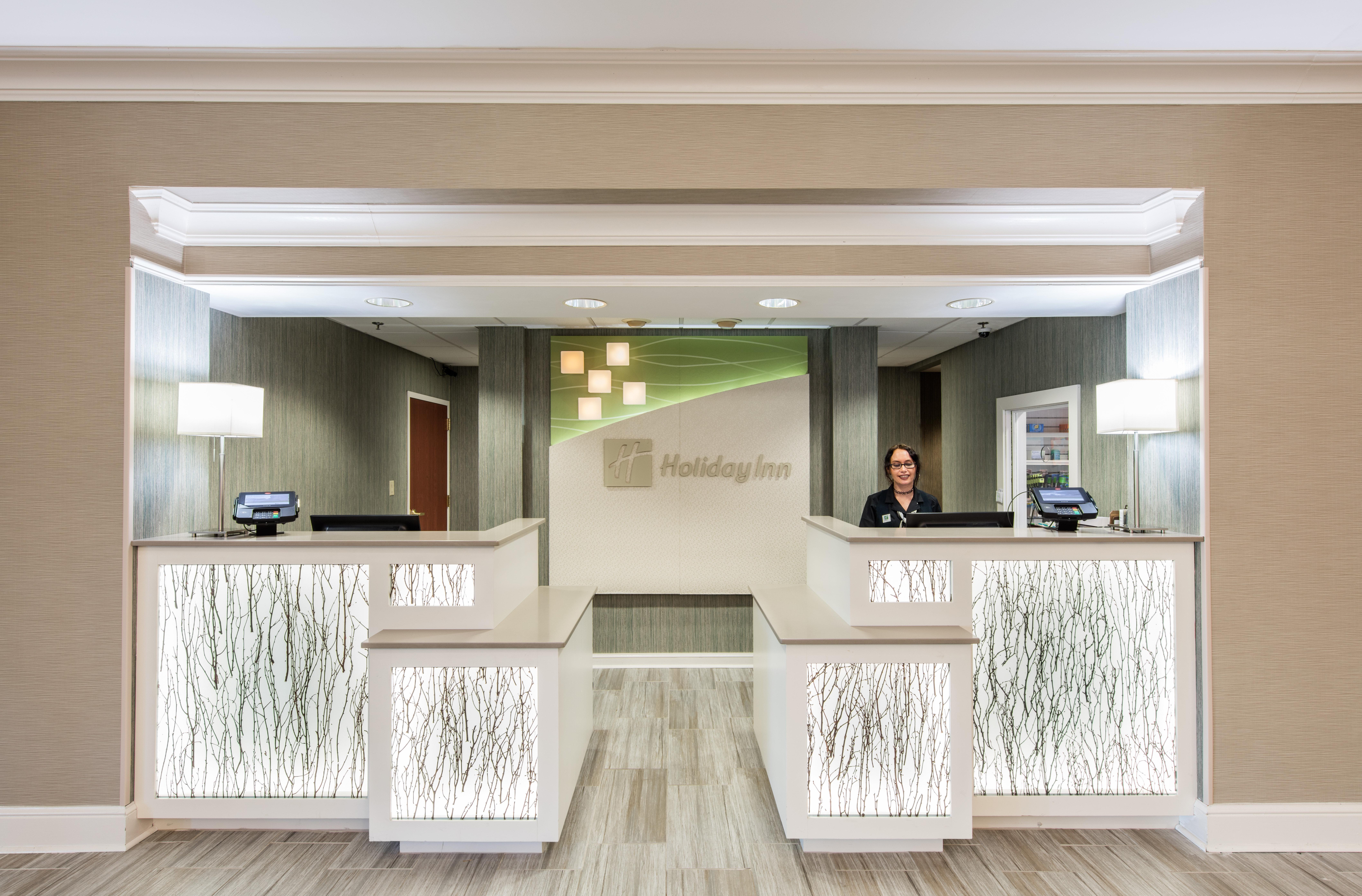 Holiday Inn Hotel & Suites Lake City By Ihg Exterior photo