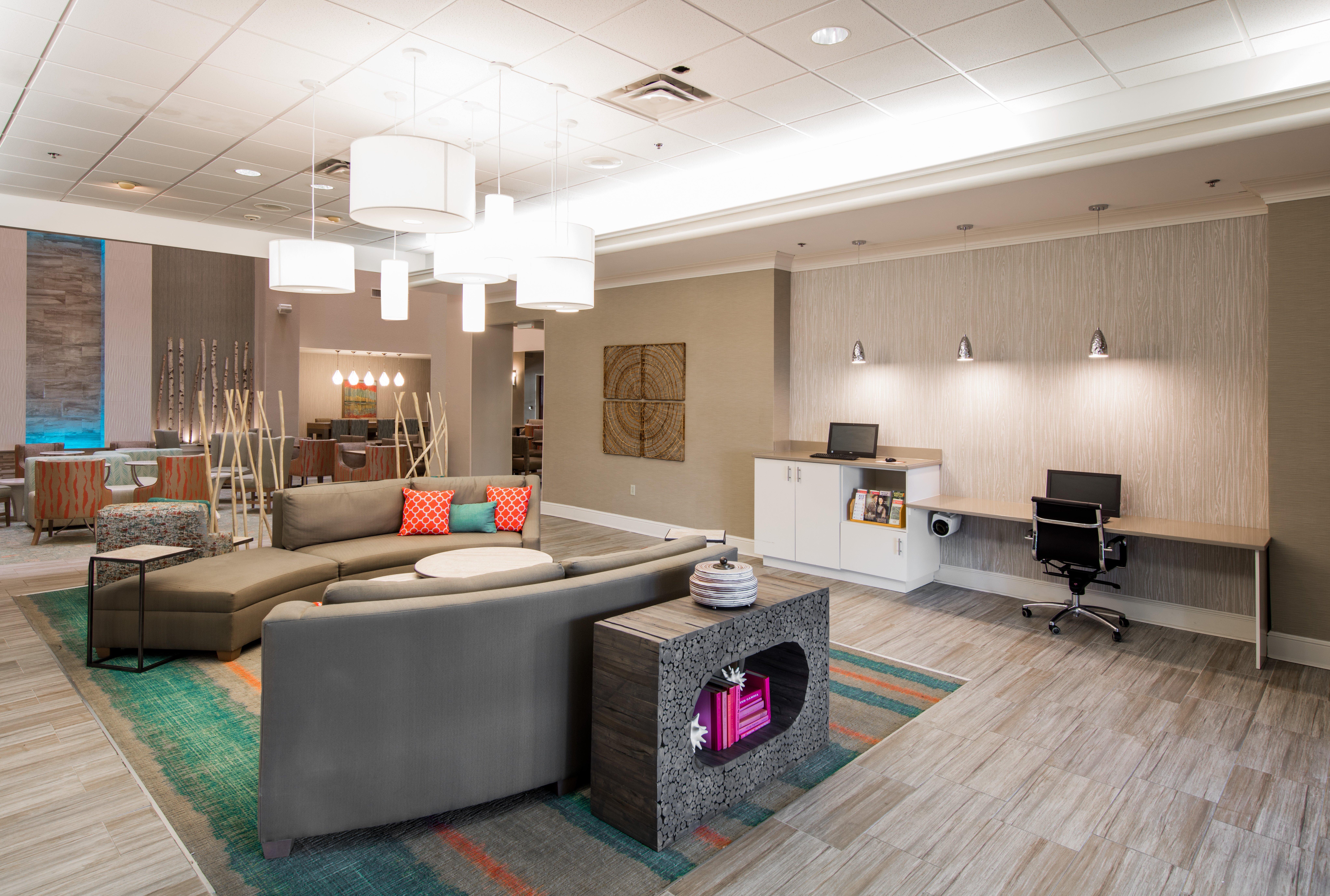 Holiday Inn Hotel & Suites Lake City By Ihg Exterior photo