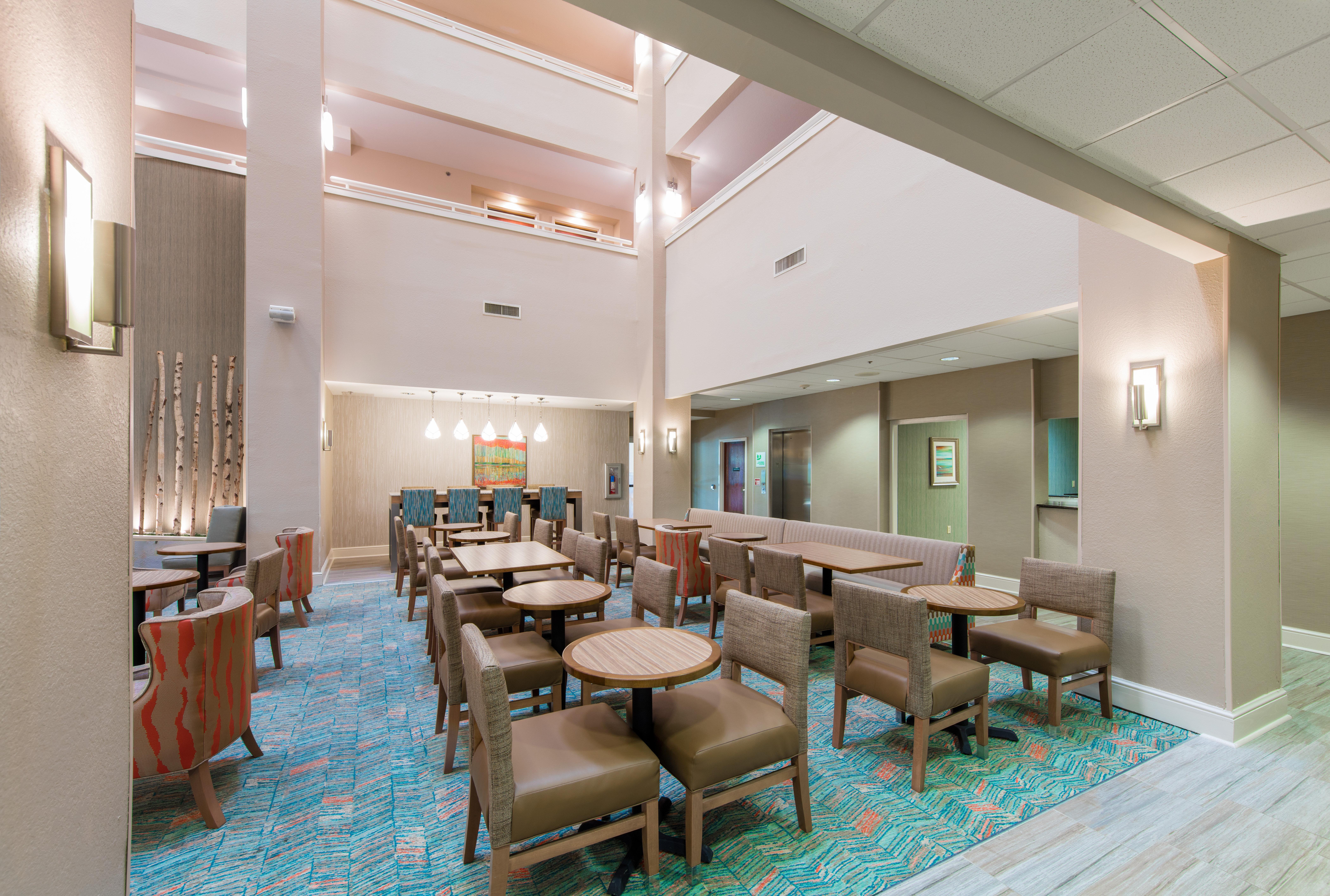 Holiday Inn Hotel & Suites Lake City By Ihg Exterior photo