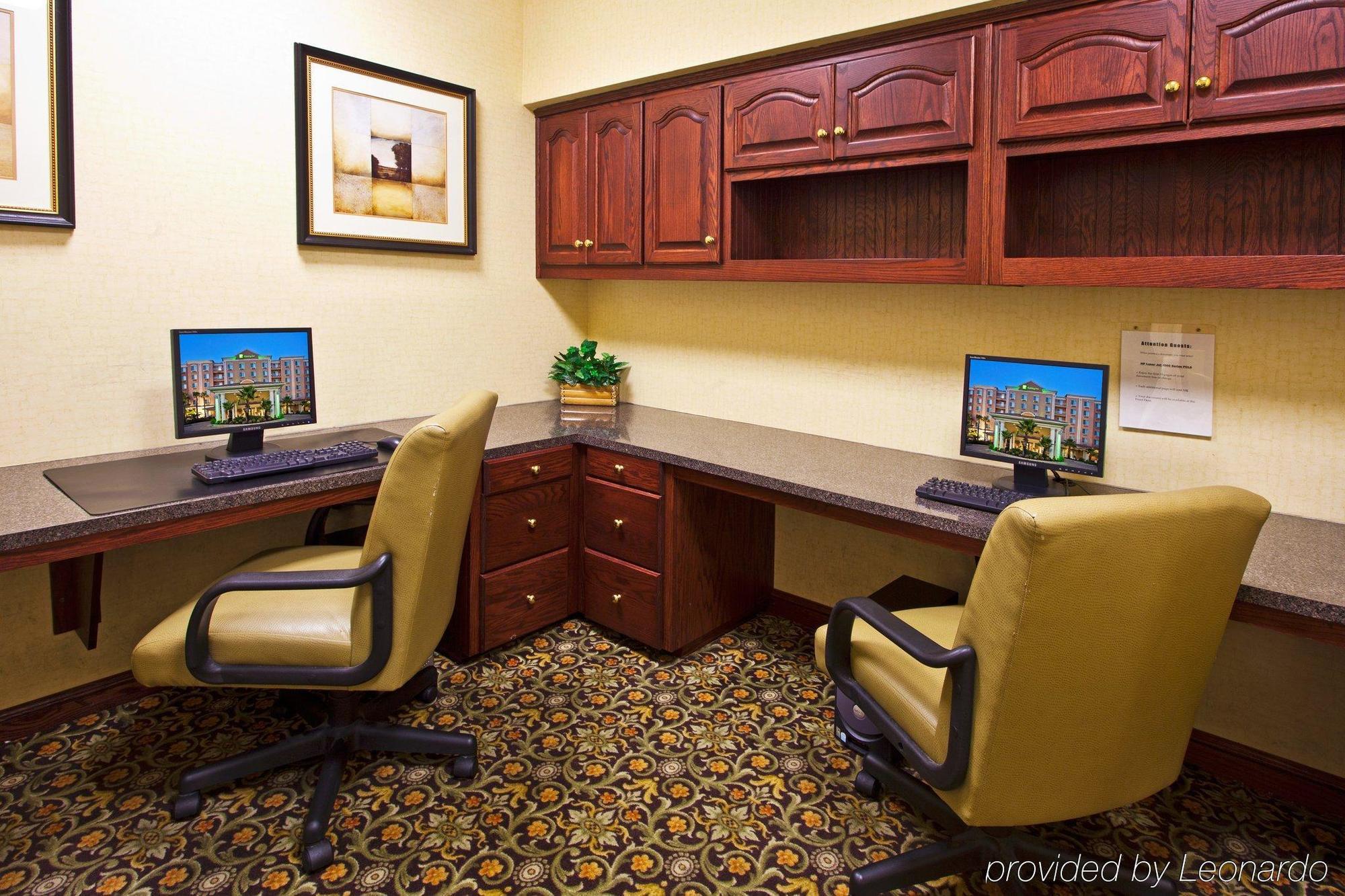 Holiday Inn Hotel & Suites Lake City By Ihg Exterior photo
