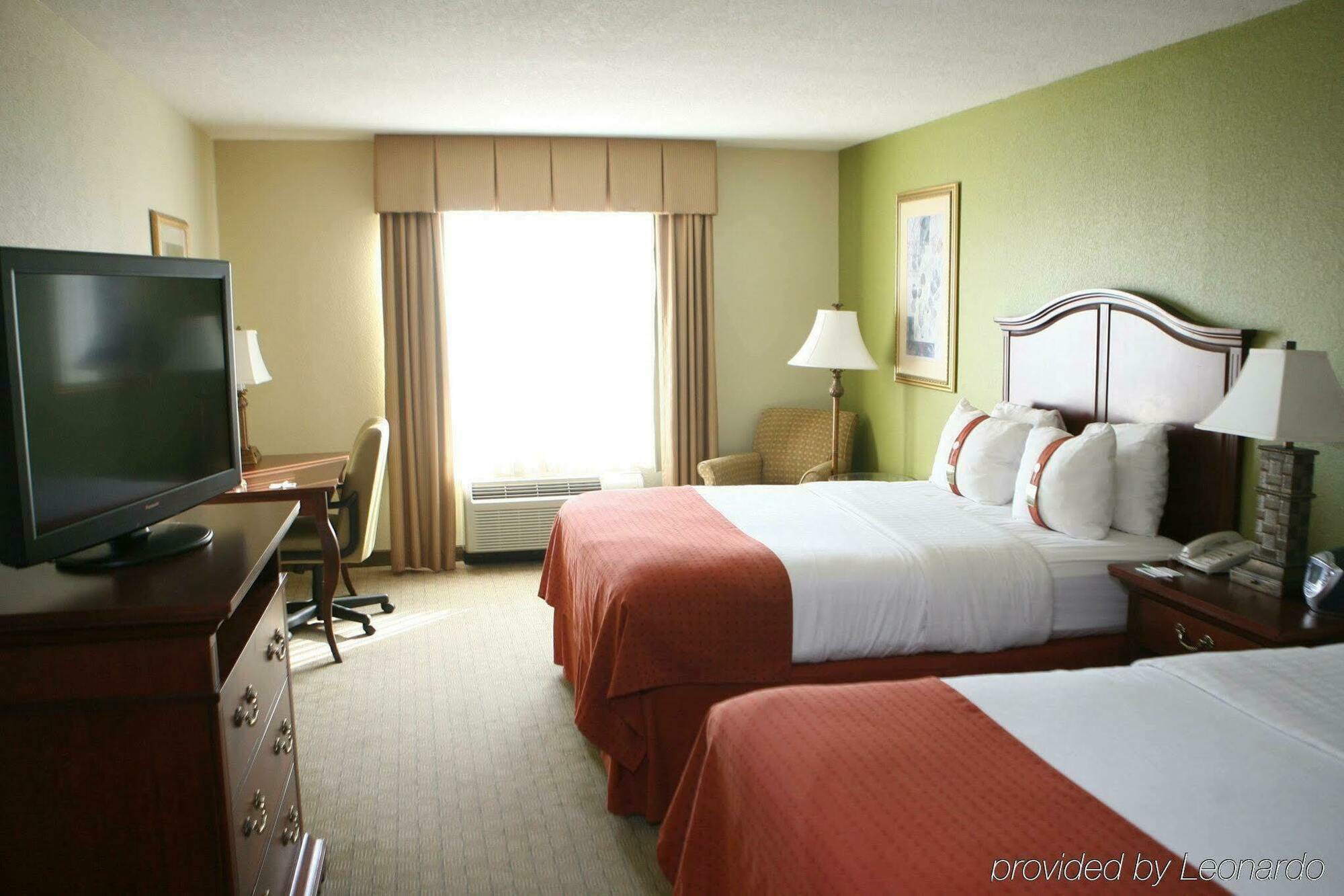Holiday Inn Hotel & Suites Lake City By Ihg Exterior photo